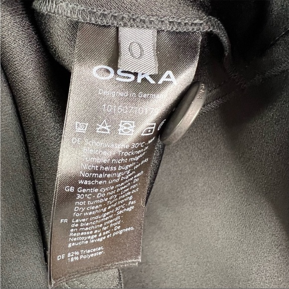 OSKA Renja Jacket Black Asymmetrical Blazer
Draped Single Button VNeck w pockets - Picture 7 of 8